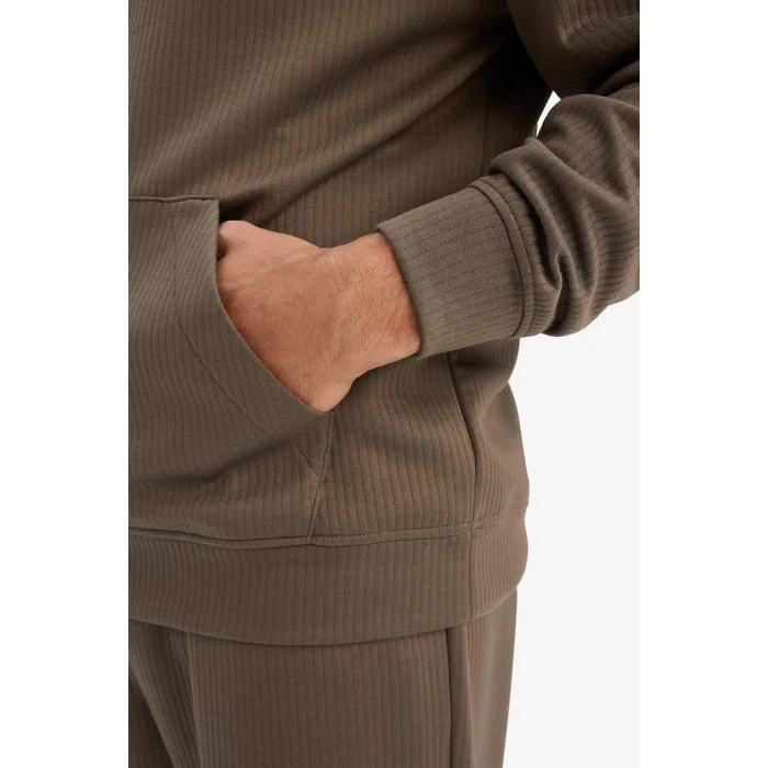 Defacto E9308AXBN571 Kahve Boxy Fit Kapüşonlu Kanguru Cepli Jakarlı Sweatshirt