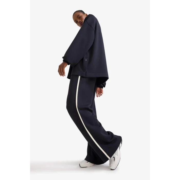 Defacto D1458AXBK81 Siyah DeFactoFit Wide Leg Geniş Paça Cepli Standart Boy Modal Soft Touch Pantolon