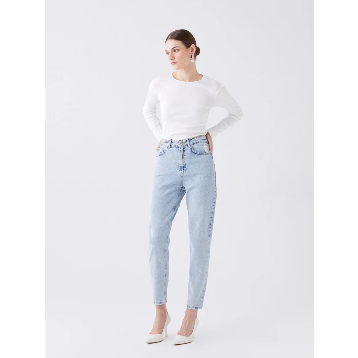 LCWAIKIKI Classic Ekru Bisiklet Yaka Kadın Body