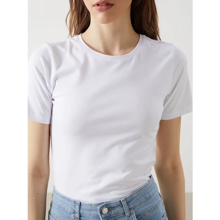 LCWAIKIKI Basic Beyaz Bisiklet Yaka Kadın Tişört
