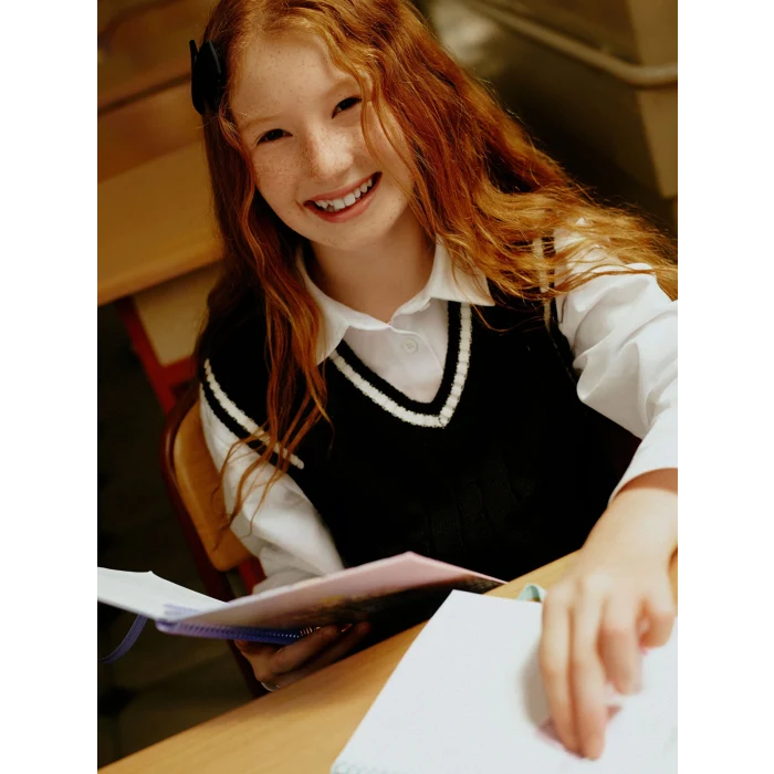 LCW Kids Siyah V Yaka Kız Çocuk Triko Süveter