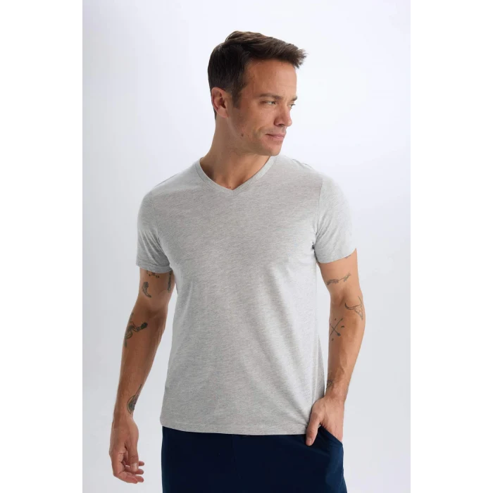 Defacto D7938 Gri %100 Pamuk Regular Fit V Yaka Pamuklu Basic Düz Kısa Kollu Tişört