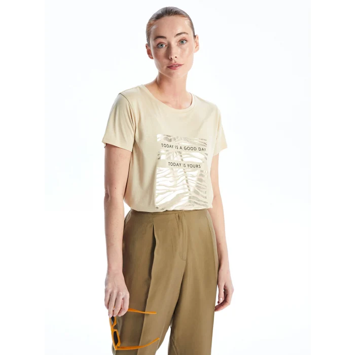 LCWAIKIKI Basic Bej Bisiklet Yaka Baskılı Kısa Kollu Kadın Tişört