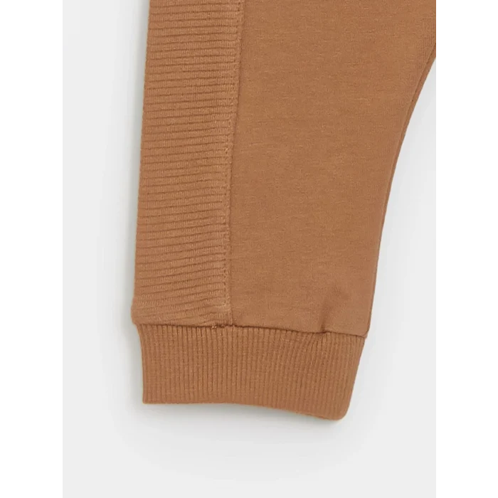 LCW baby Ekru Bisiklet Yaka Uzun Kollu Baskılı Erkek Bebek Tişört ve Eşofman Alt 2li Takım