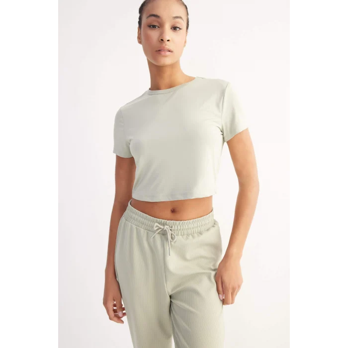 Defacto D7295 Haki DeFactoFit Crop Bisiklet Yaka Basic Düz Sporcu Kısa Kollu Tişört