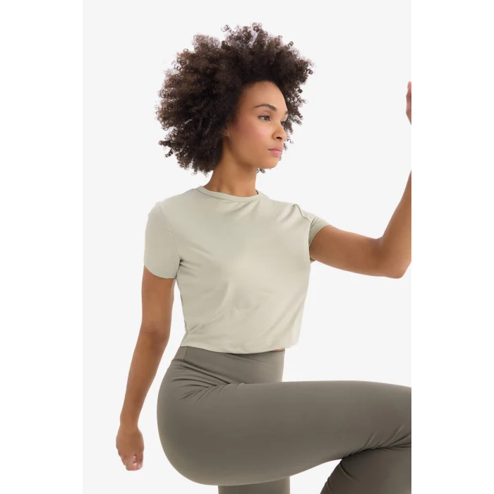 Defacto D7295 Haki DeFactoFit Crop Bisiklet Yaka Basic Düz Sporcu Kısa Kollu Tişört