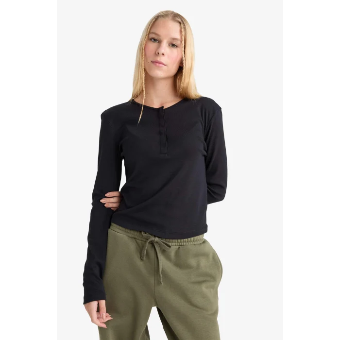 Defacto E7680AXBK81 Siyah Coool Fitted Düğmeli Yaka Ribana Uzun Kollu Tişört