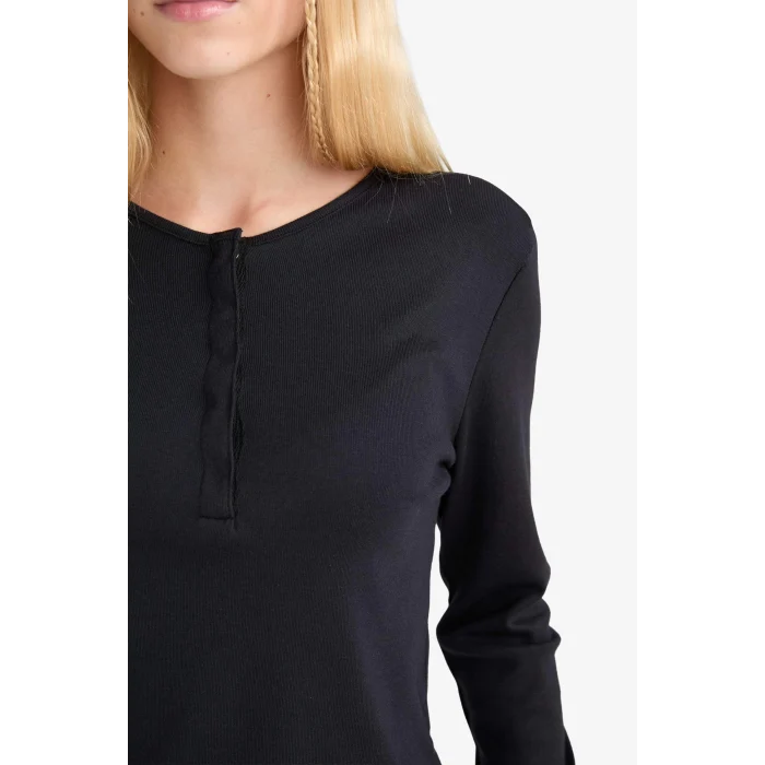 Defacto E7680AXBK81 Siyah Coool Fitted Düğmeli Yaka Ribana Uzun Kollu Tişört