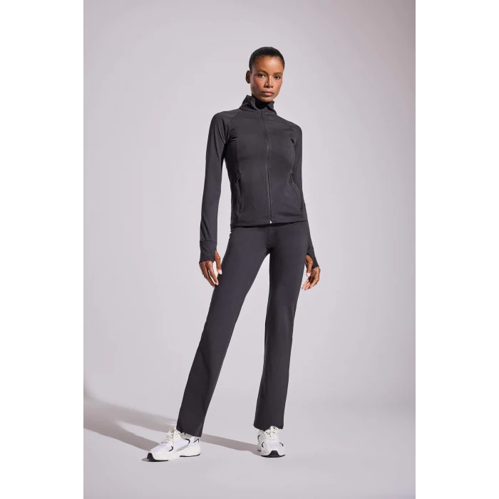 Defacto B3988 Siyah DeFactoFit Flare Fit Toparlayıcı Yüksek Bel İspanyol Paça Soft Touch Sporcu Pantolon