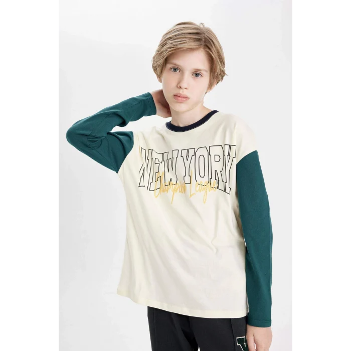 Defacto C9286 Ekru Erkek Çocuk Oversize Geniş Kalıp Bisiklet Yaka Yazı Baskılı Uzun Kollu Okul Tişörtü