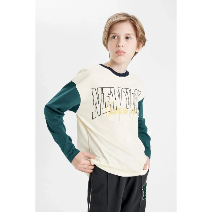Defacto C9286 Ekru Erkek Çocuk Oversize Geniş Kalıp Bisiklet Yaka Yazı Baskılı Uzun Kollu Okul Tişörtü