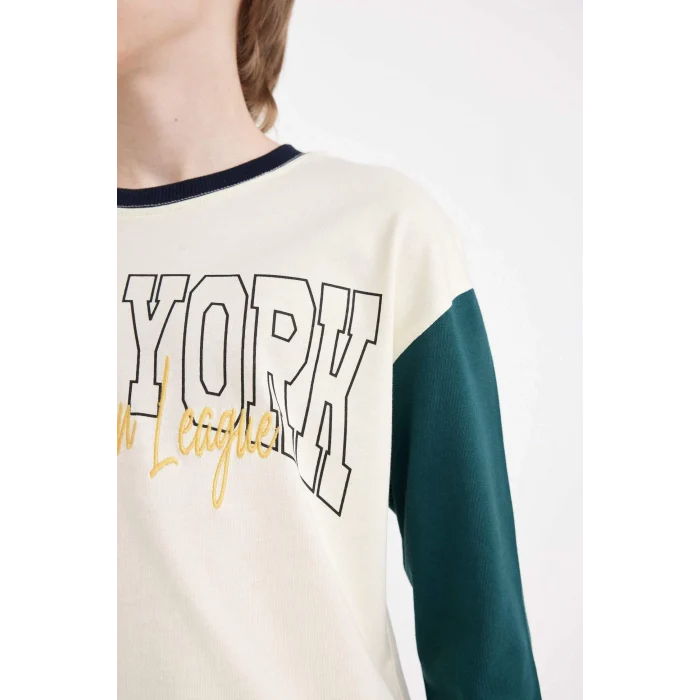 Defacto C9286 Ekru Erkek Çocuk Oversize Geniş Kalıp Bisiklet Yaka Yazı Baskılı Uzun Kollu Okul Tişörtü