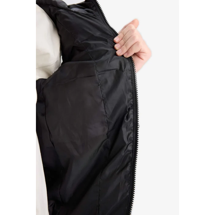 Defacto C4334A8BK27 Siyah Erkek Çocuk Su Geçirmez Kapüşonlu Yelek