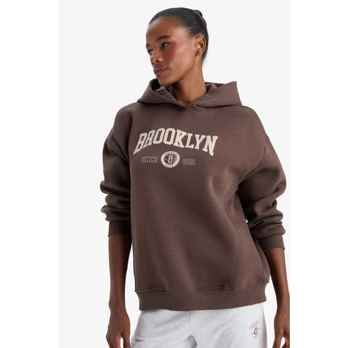 Defacto E9763AXBN335 Kahve DeFactoFit NBA Brooklyn Nets Oversize Geniş Kalıp Kapüşonlu Sporcu Sweatshirt