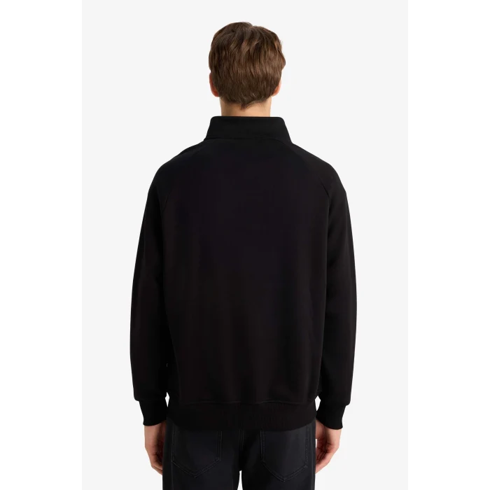 Defacto E1367AXBK81 Siyah Boxy Fit Dik Yaka Baskılı İçi Yumuşak Tüylü Cepli Fermuarlı Sweatshirt