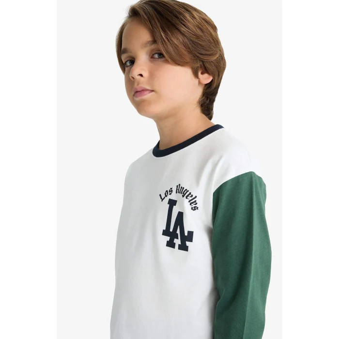 Defacto F2493A8WT32 Beyaz Erkek Çocuk 2li Takım Baskılı Uzun Kollu Tişört Eşofman Altı