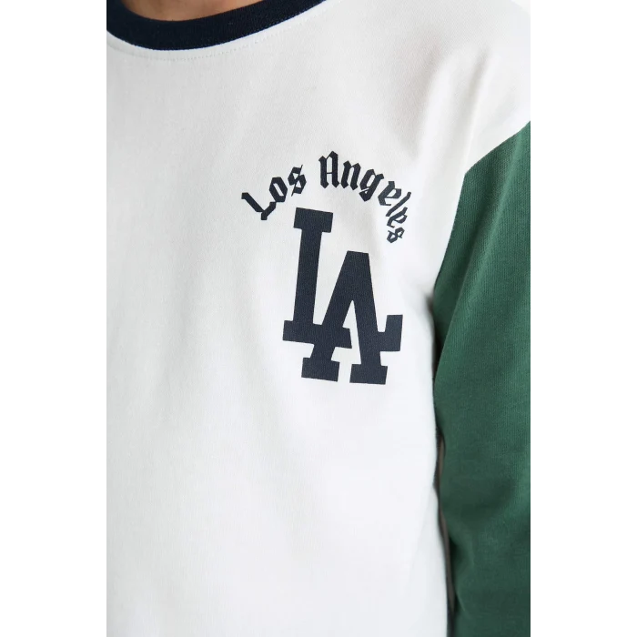 Defacto F2493A8WT32 Beyaz Erkek Çocuk 2li Takım Baskılı Uzun Kollu Tişört Eşofman Altı