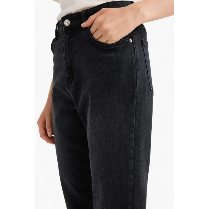 Defacto E9819AXNM40 Siyah Mary Vintage Straight Fit Yüksek Bel Bilek Boy Jean Pantolon