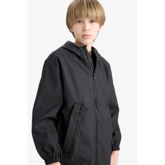 Defacto E7369A8BK27 Siyah Erkek Çocuk Su Geçirmez Kapüşonlu Fermuarlı Yağmurluk