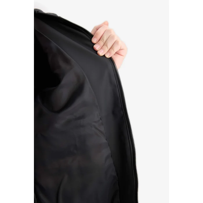 Defacto E7369A8BK27 Siyah Erkek Çocuk Su Geçirmez Kapüşonlu Fermuarlı Yağmurluk