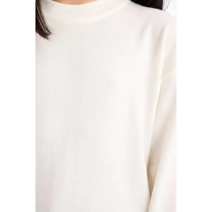 Defacto C6902A8ER105 Ekru Kız Çocuk Standart Fit Bisiklet Yaka Triko Kazak