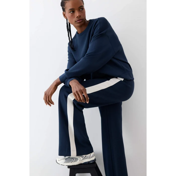 Defacto E8956AXNV165 Lacivert DeFactoFit Wide Leg Geniş Paça Standart Boy Modal Soft Touch Pantolon