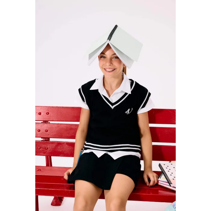 Defacto C6925A8BK27 Siyah Kız Çocuk Standart Fit V Yaka Okul Triko Süveteri