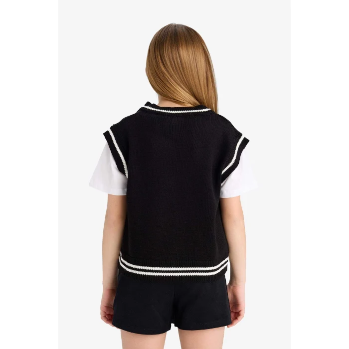 Defacto C6925A8BK27 Siyah Kız Çocuk Standart Fit V Yaka Okul Triko Süveteri
