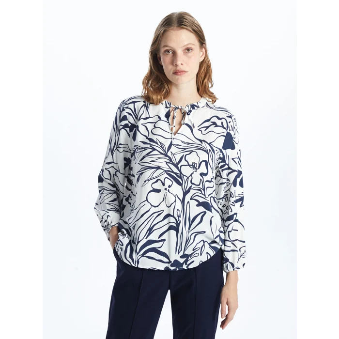 LCWAIKIKI Classic Mavi Bağlamalı Yaka Çiçekli Kadın Bluz