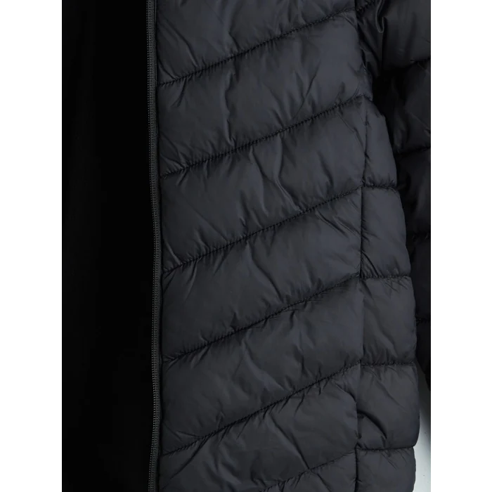 LCW Kids Siyah Kapüşonlu Erkek Çocuk Şişme Mont