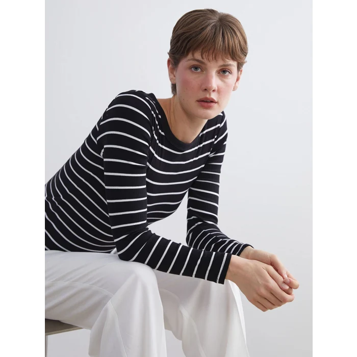 LCWAIKIKI Classic Siyah Bisiklet Yaka Çizgili Kadın Body