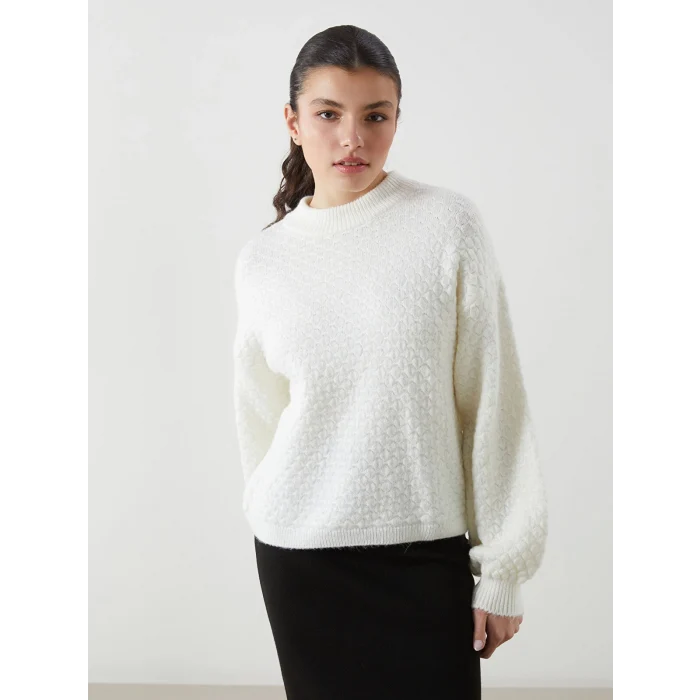 LCWAIKIKI Classic Ekru Bisiklet Yaka Kendinden Desenli Kadın Triko Kazak