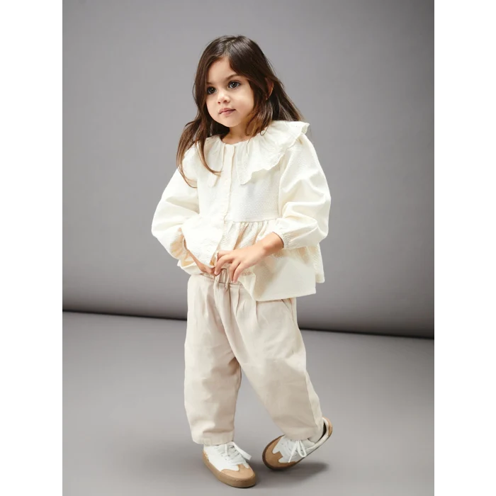 LCW baby Bej Bebe Yaka Kız Bebek Bluz ve Pantolon 2li Takım