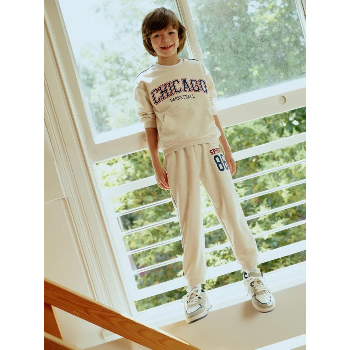 LCW Kids Ekru Chicago Nakışlı Erkek Çocuk Sweatshirt