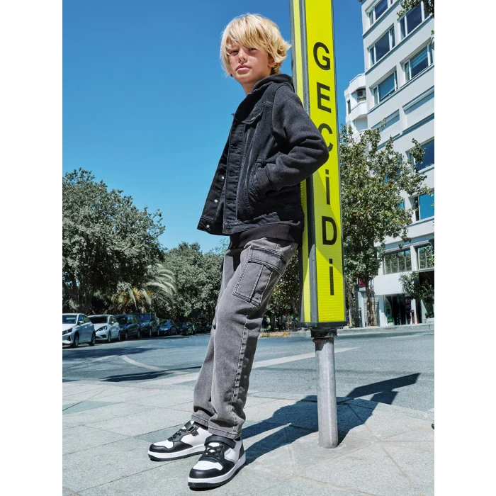 LCW Kids Antrasit Beli Lastikli Erkek Çocuk Kargo Jean Pantolon