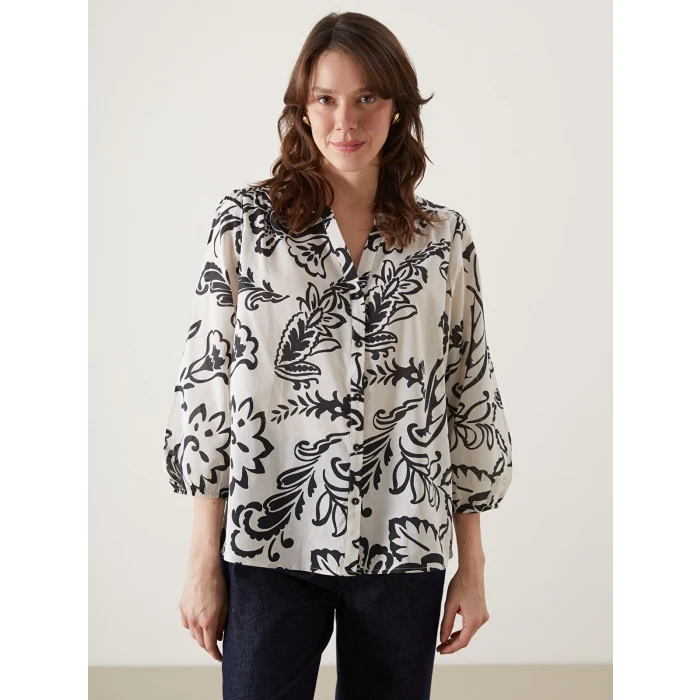 LCWAIKIKI Classic Siyah Kaçık Yaka Çiçekli Kadın Bluz