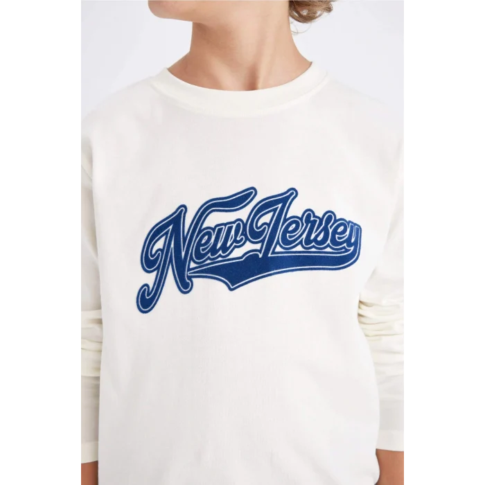 Defacto C9562 Ekru Erkek Çocuk Bisiklet Yaka Yazı Baskılı Uzun Kollu Tişört