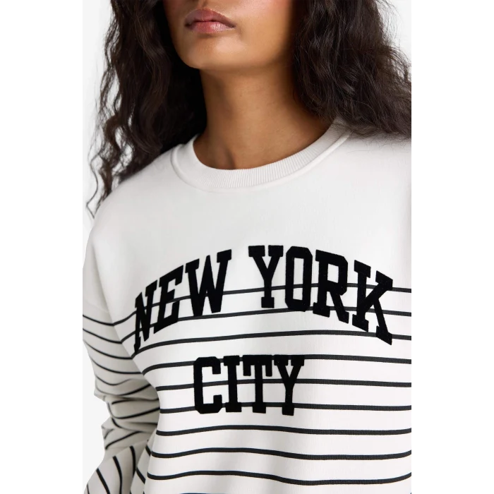 Defacto F7884AXER105 Ekru Relax Fit Bisiklet Yaka Çizgili Baskılı Sweatshirt