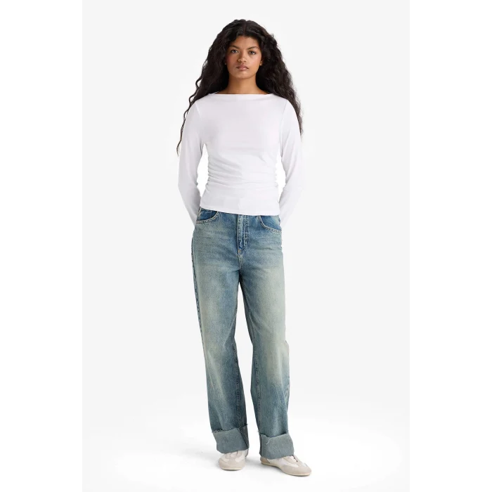 Defacto F9029AXWT83 Beyaz Slim Fit Dar Kesim Kayık Yaka Uzun Kollu Tişört