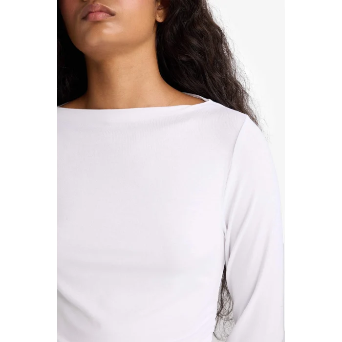 Defacto F9029AXWT83 Beyaz Slim Fit Dar Kesim Kayık Yaka Uzun Kollu Tişört