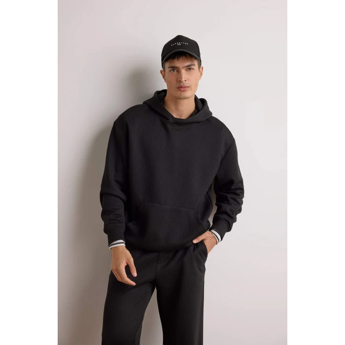 Defacto E9308AXBK81 Siyah Boxy Fit Kapüşonlu Kanguru Cepli Jakarlı Sweatshirt