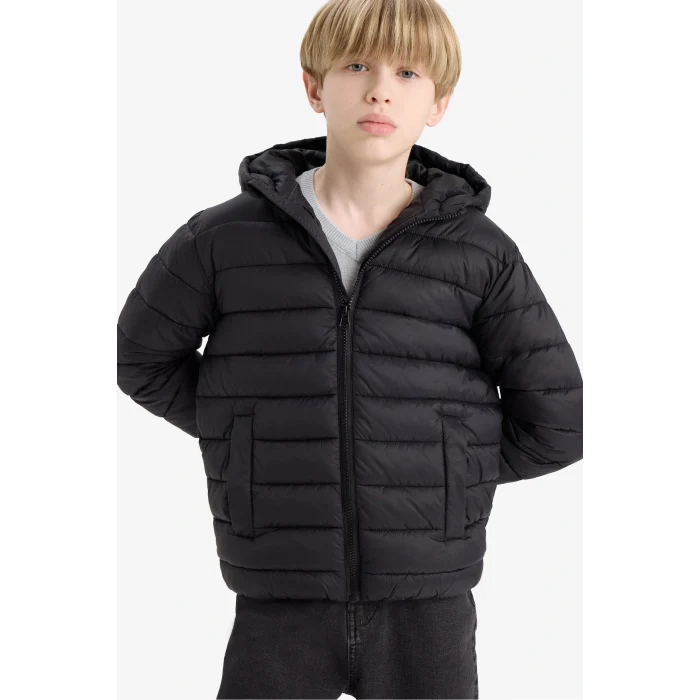 Defacto E8688A8BK27 Siyah Erkek Çocuk Su Geçirmez Kapüşonlu Fermuarlı Şişme Mont