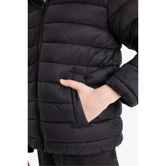 Defacto E8688A8BK27 Siyah Erkek Çocuk Su Geçirmez Kapüşonlu Fermuarlı Şişme Mont