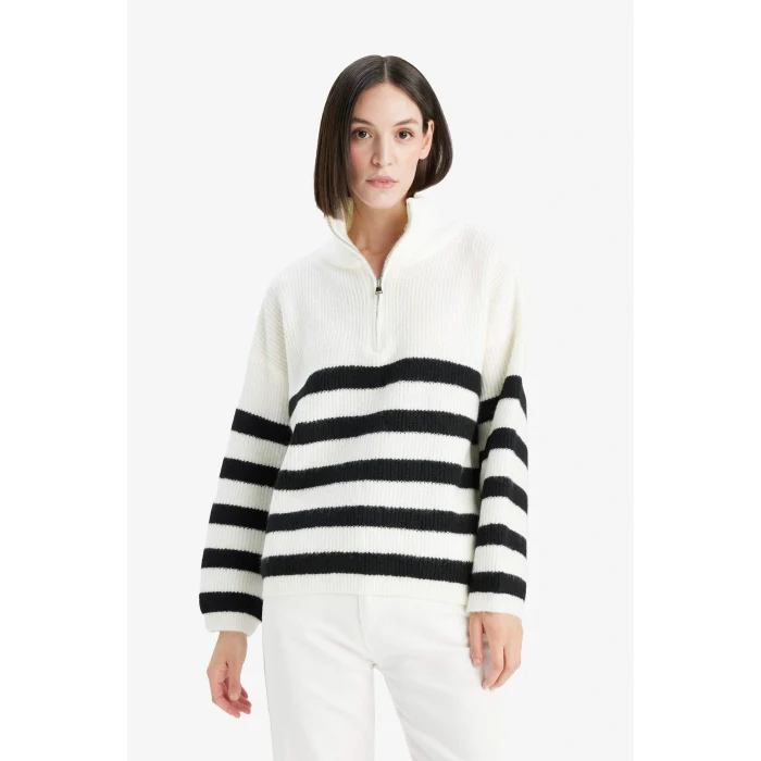 Defacto F3898AXER105 Ekru Relax Fit Yarım Fermuarlı Triko Kazak