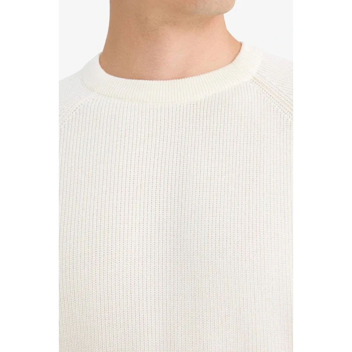 Defacto A8458AXER139 Ekru Standart Fit Bisiklet Yaka Triko Kazak