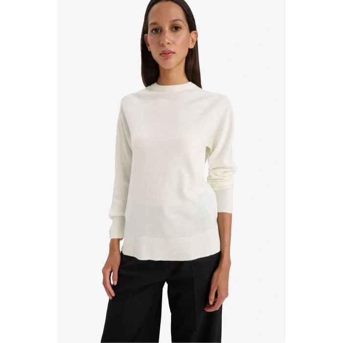 Defacto I6913AZER99 Ekru Relax Fit Bisiklet Yaka Basic Düz Triko Kazak