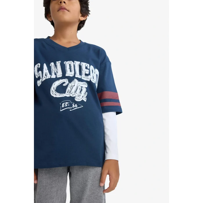 Defacto E9659A8NV218 Lacivert Erkek Çocuk Oversize Geniş Kalıp V Yaka Baskılı Uzun Kollu Tişört