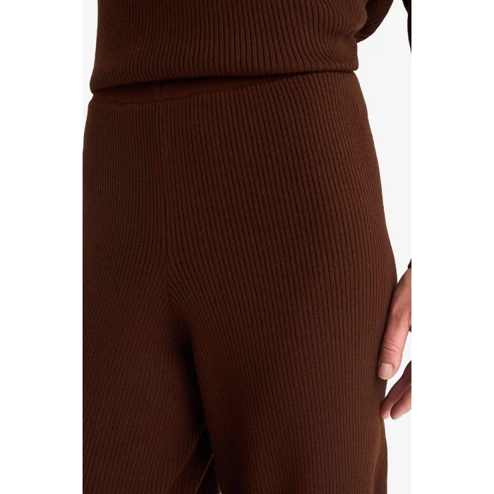 Defacto D6912AXBN227 Kahve Triko Pantolon Regular Fit Basic Düz Beli Lastikli Düz Paça