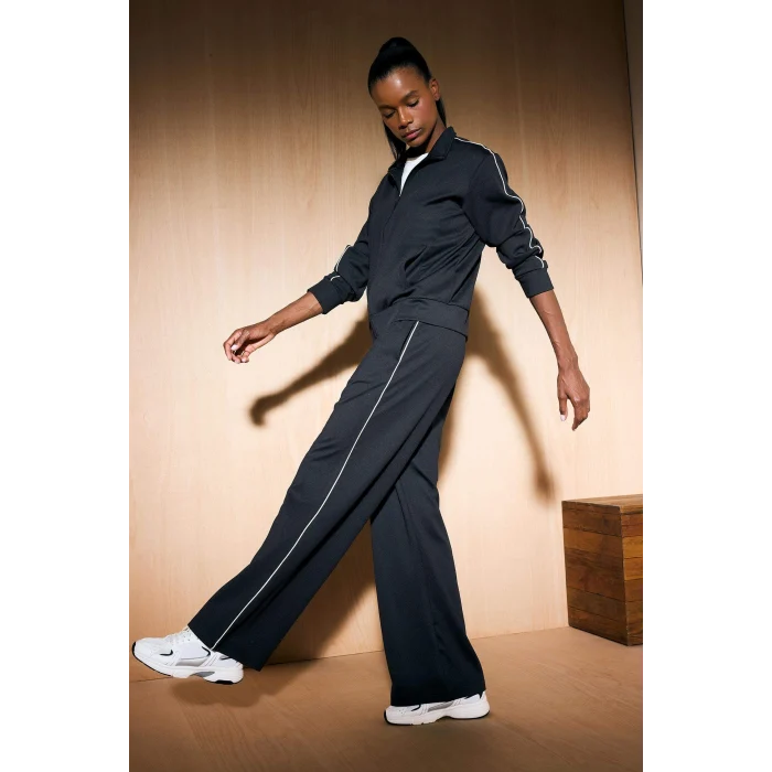 Defacto F3844AXBK81 Siyah DeFactoFit Standart Fit Dik Yaka İçi Yumuşak Tüylü Fermuarlı Hırka