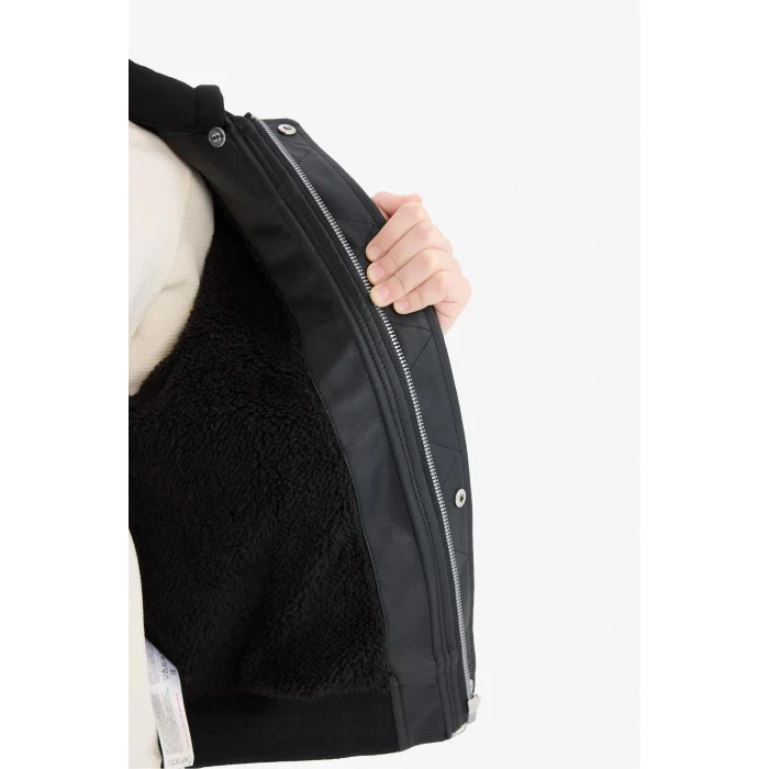 Defacto C4321A8BK27 Siyah Erkek Çocuk Su Geçirmez Çıkarılabilir Kapüşonlu Pelüş Astar Bomber Mont